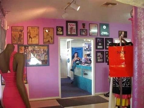 inside selena quintanilla boutique